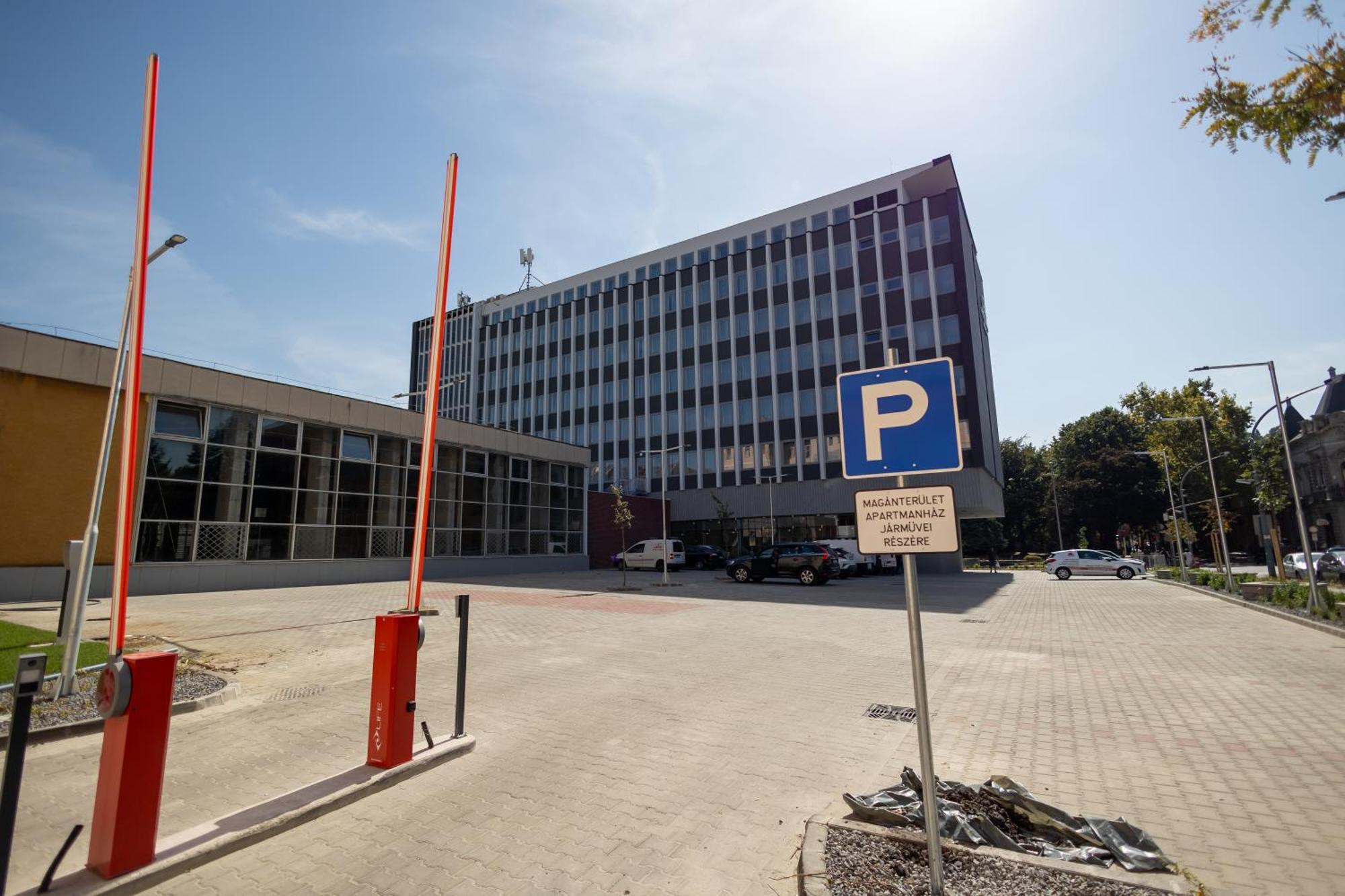 Central Residence Apartmanok Мішкольц Екстер'єр фото